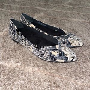 Vionic Caballo Snake Skin Pointed Toe Flats| 8.5